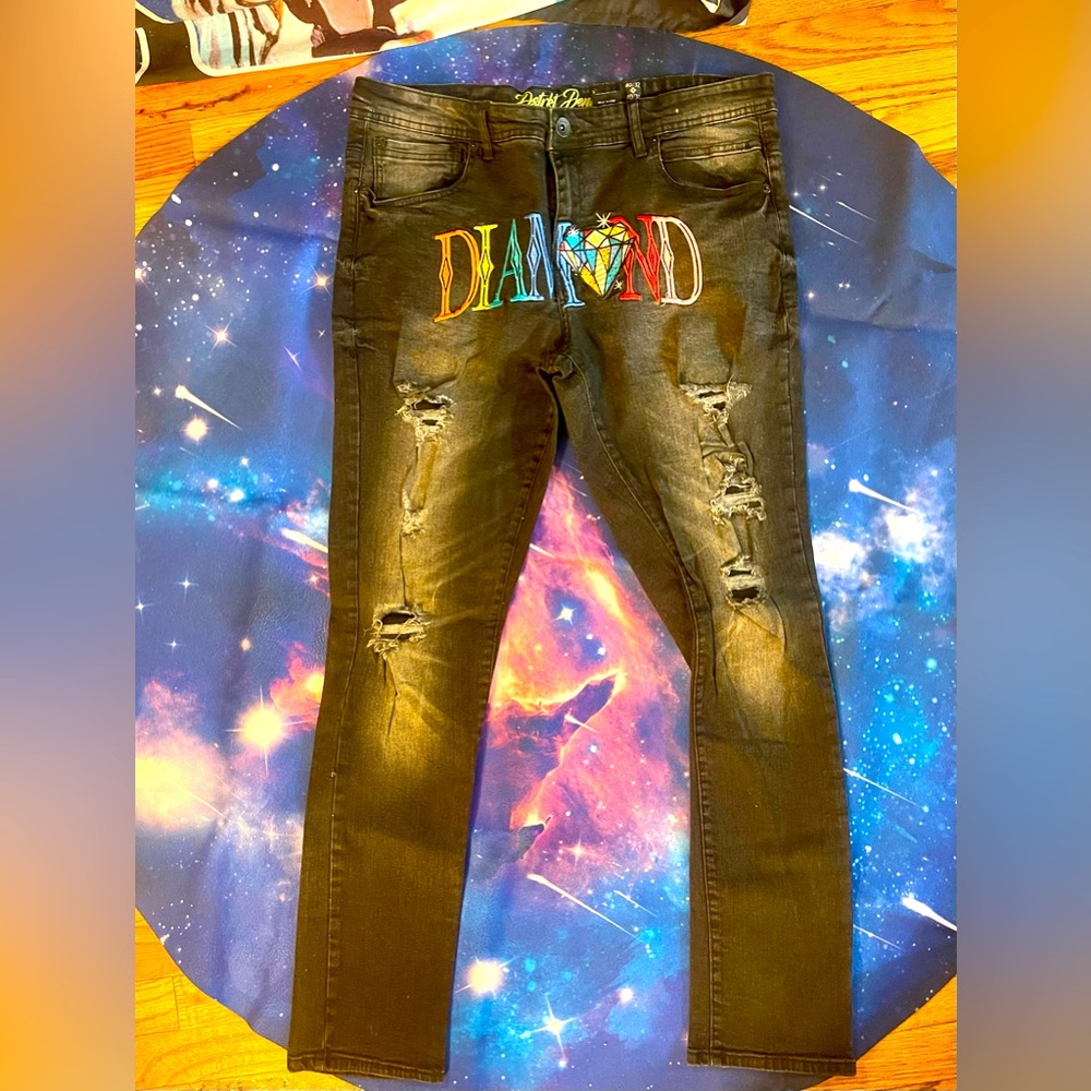 Black DSTRKT Denim Diamond style